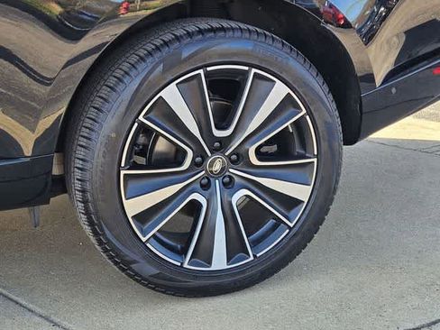 Used 2025 Land Rover Range Rover SE image 13