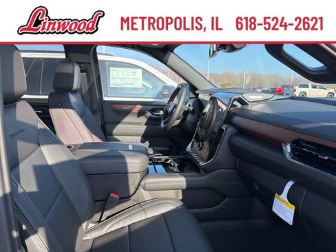 New 2026 GMC Yukon Denali w/ Sun & Power Step Package image 10