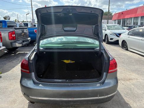 Used 2015 Volkswagen Passat 1.8T SE FWD image 12