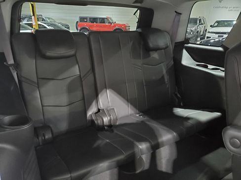 Used 2017 Cadillac Escalade Premium Luxury AWD/4WD image 23
