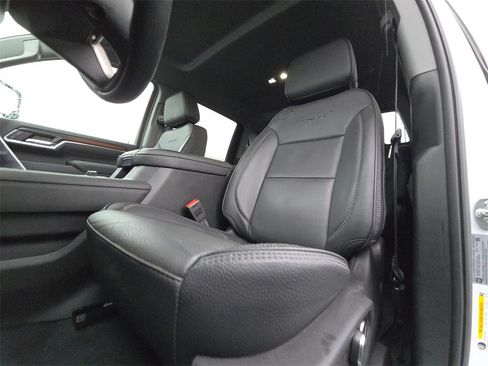 Certified 2025 GMC Sierra 2500 Denali w/ Technology Package image 17