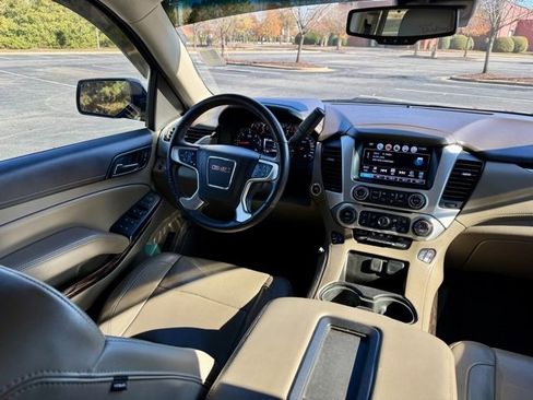 Used 2018 GMC Yukon SLT w/ Premium Edition image 18