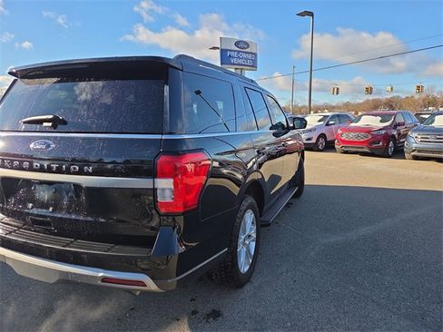 Certified 2024 Ford Expedition XLT image 5