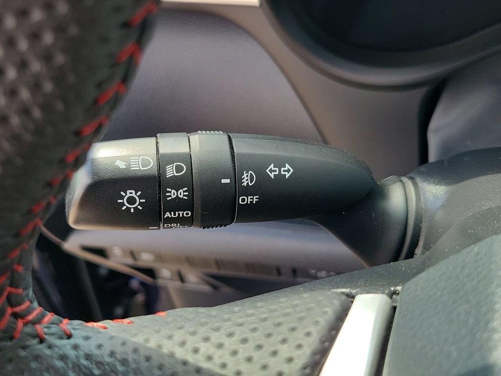 Used 2025 Toyota Sienna XSE FWD image 18