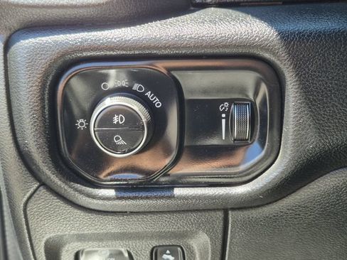 Used 2022 RAM 1500 Big Horn AWD/4WD image 9