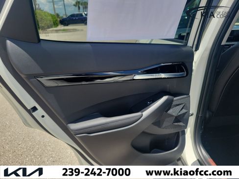 New 2026 Kia Seltos S FWD image 12