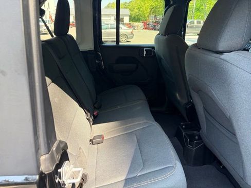 Used 2025 Jeep Wrangler Sport S AWD/4WD image 21