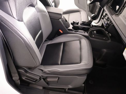 Used 2024 Ford Bronco Big Bend image 12