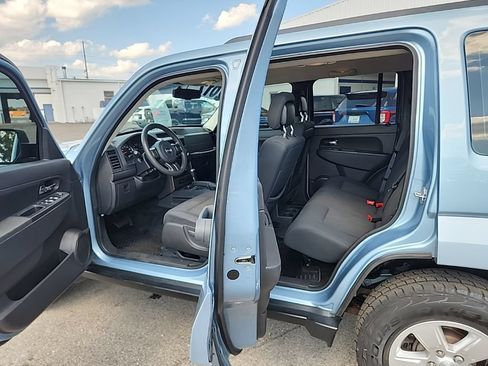 Used 2012 Jeep Liberty Sport w/ Trailer Tow Class III Group AWD/4WD image 9