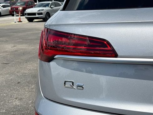 Used 2025 Audi Q5 e Premium AWD/4WD image 10