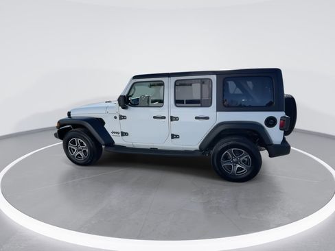 Used 2022 Jeep Wrangler Sport S image 12