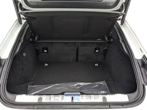 Used 2022 Porsche Panamera 4 image 48