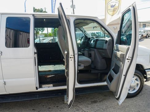 Used 2011 Ford E-350 and Econoline 350 XLT image 14