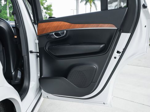 Used 2023 Volvo XC90 T8 Plus w/ Protection Package image 36