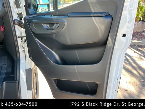 Used 2026 Mercedes-Benz Sprinter 2500 image 17