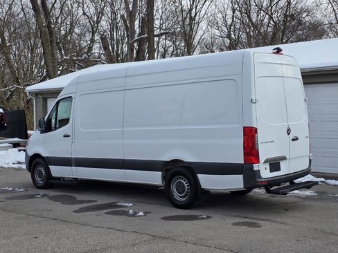 Used 2020 Mercedes-Benz Sprinter 2500 w/ Driver Convenience Package image 5