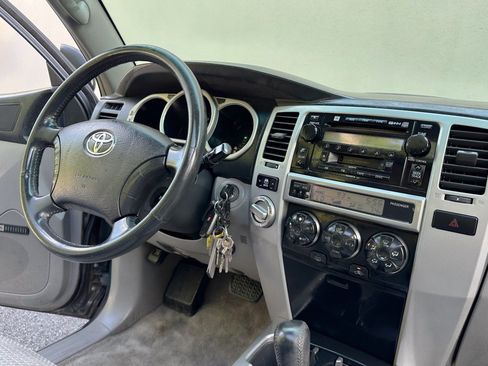 Used 2003 Toyota 4Runner SR5 AWD/4WD image 30