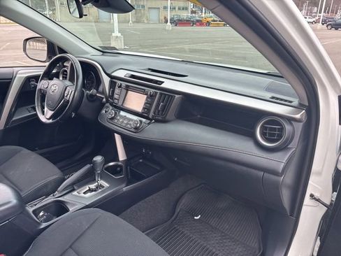 Used 2018 Toyota RAV4 XLE image 14