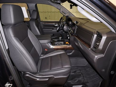 Used 2025 GMC Sierra 1500 Elevation w/ Elevation Premium Package image 19