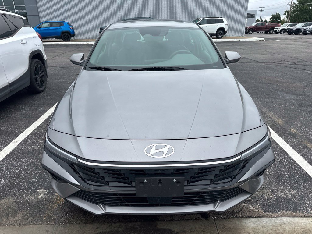 Used 2025 Hyundai Elantra SEL FWD image 9