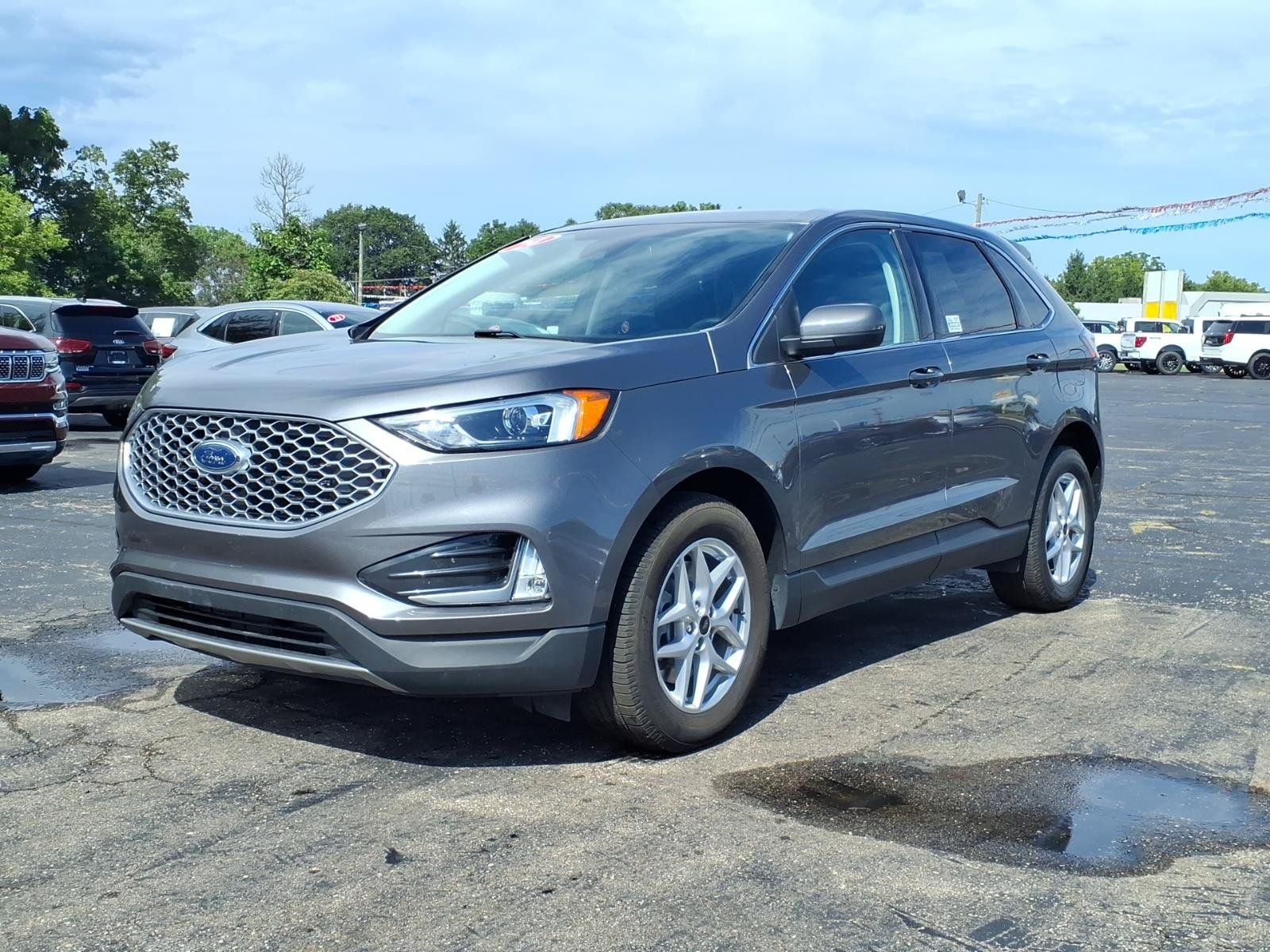 Certified 2024 Ford Edge SEL w/ Convenience Package AWD/4WD image 5