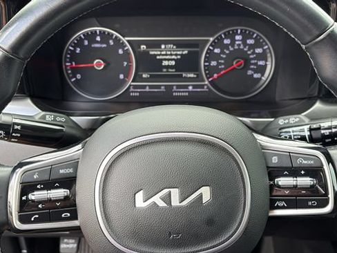 Used 2022 Kia Sorento S FWD image 12