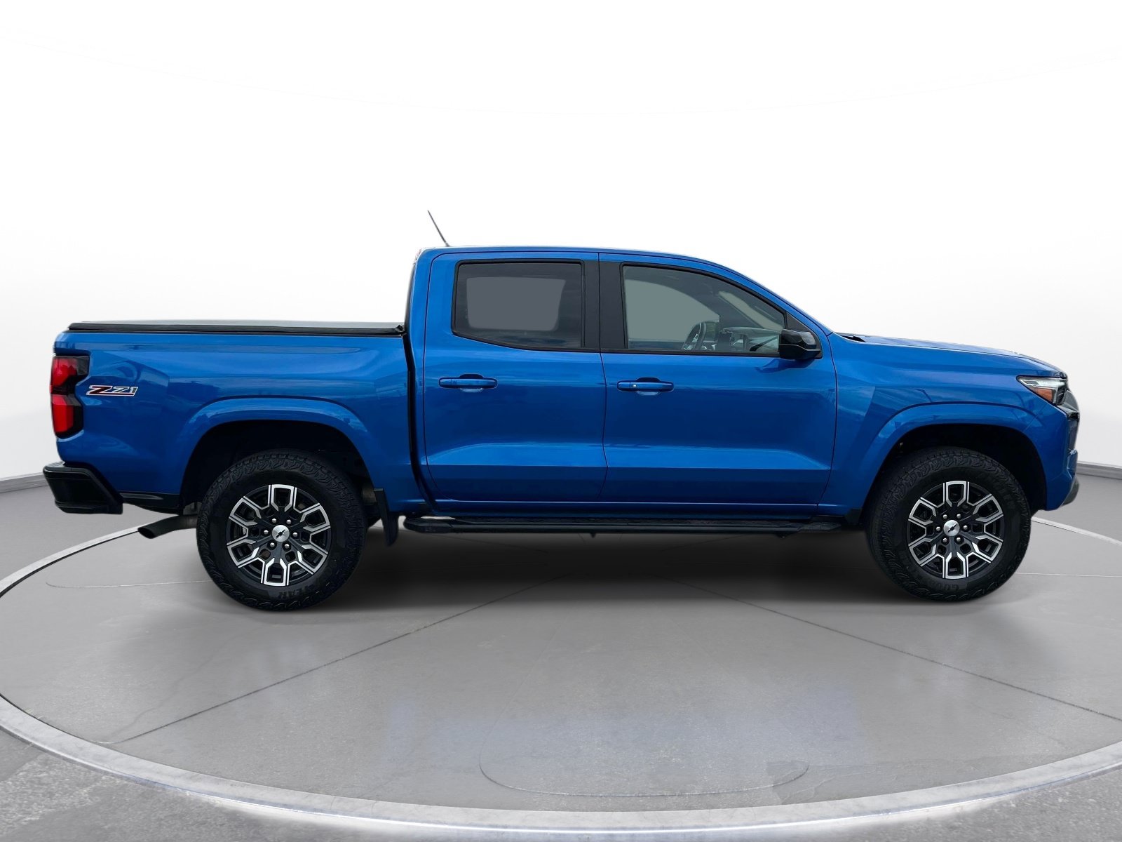 Used 2023 Chevrolet Colorado Z71 w/ Z71 Convenience Package 2 AWD/4WD image 3