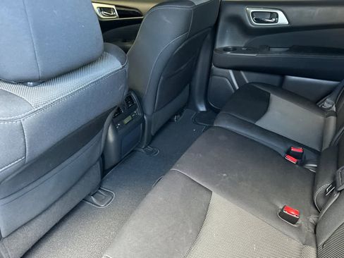 Used 2017 Nissan Pathfinder SV w/ Cargo Package image 5