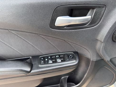 Used 2019 Dodge Charger R/T w/ Blacktop Package image 10