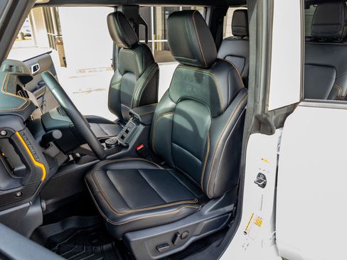 Used 2024 Ford Bronco Badlands image 31