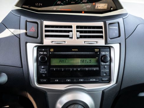 Used 2008 Toyota Yaris 2-Door Hatchback FWD image 29