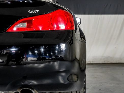 Used 2010 INFINITI G37 Convertible w/ Premium Pkg RWD image 34
