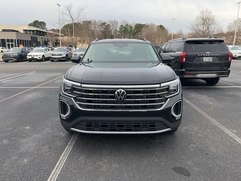 Used 2025 Volkswagen Atlas SE image 3