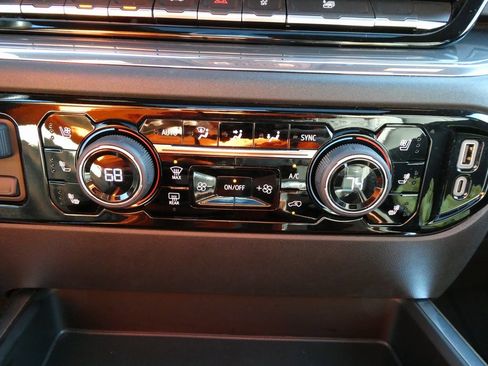 Certified 2023 Chevrolet Silverado 1500 High Country w/ High Country Premium Package image 29