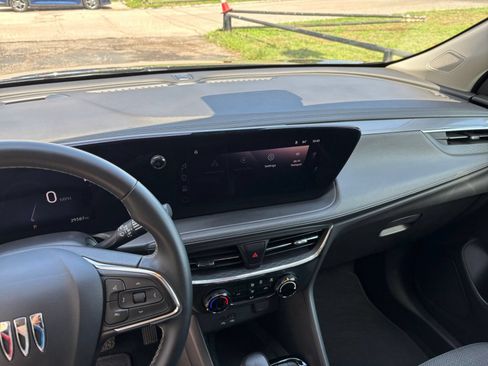 Used 2025 Buick Encore GX Preferred FWD image 17