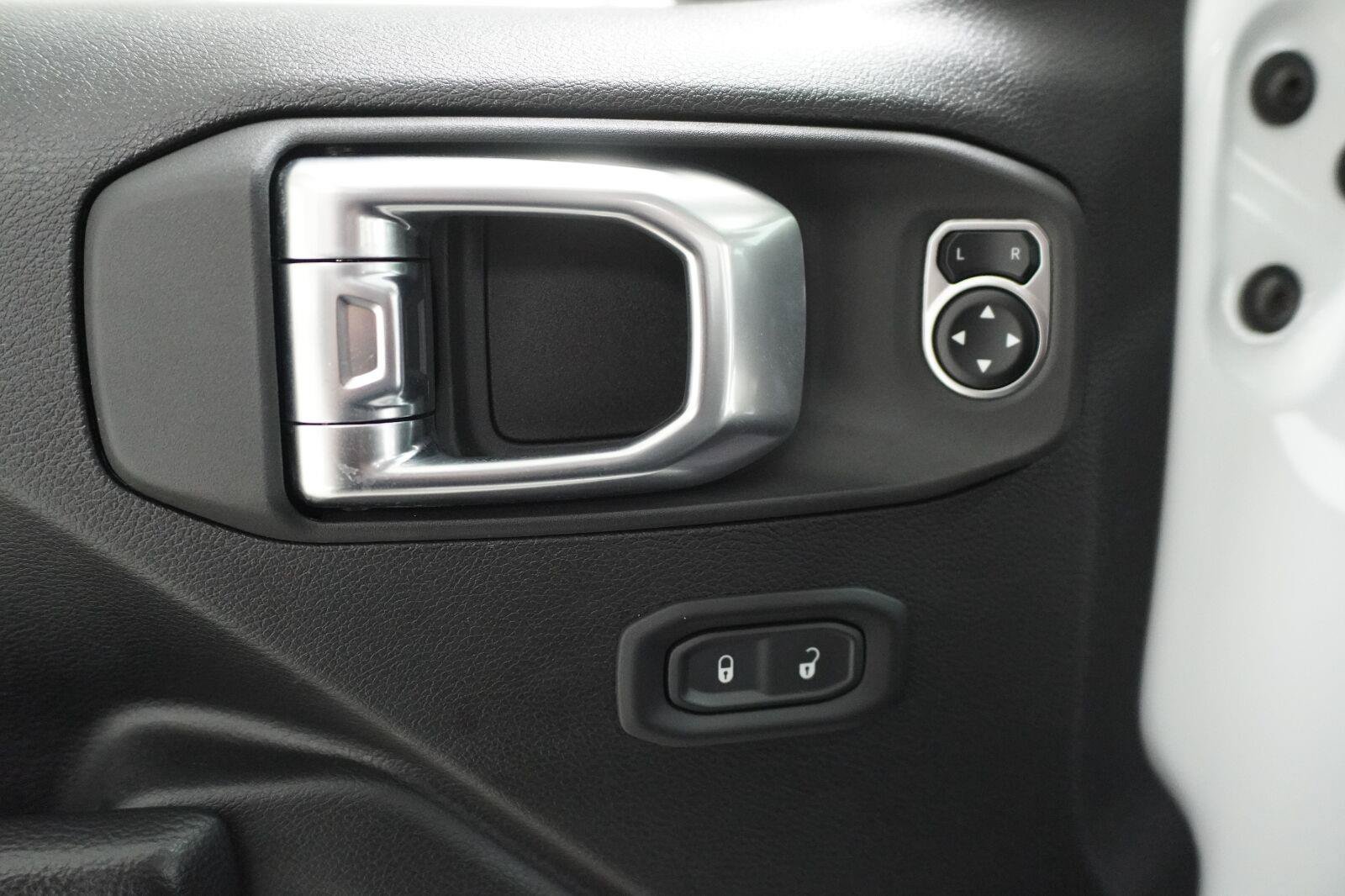 Used 2026 Jeep Gladiator Mojave AWD/4WD image 22