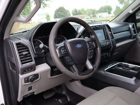 Used 2019 Ford F350 XLT w/ XLT Premium Package AWD/4WD image 15