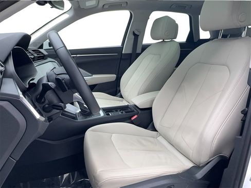 Used 2025 Audi Q3 2.0T Premium image 31