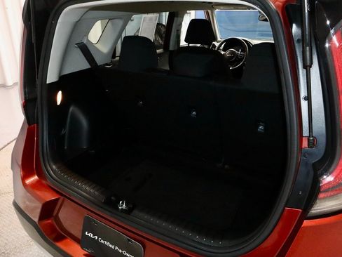 Used 2023 Kia Soul LX w/ LX Technology Package image 16