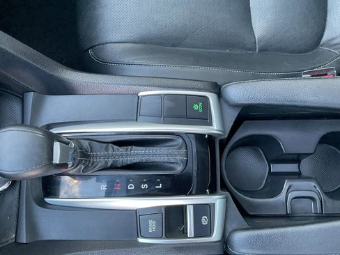 Used 2018 Honda Civic EX-L image 21