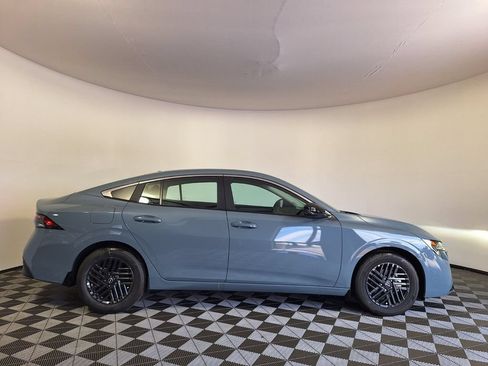 Used 2026 Nissan Sentra SV w/ SV Convenience Package FWD image 4