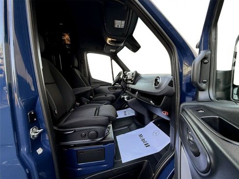 Used 2024 Mercedes-Benz Sprinter 3500 image 9