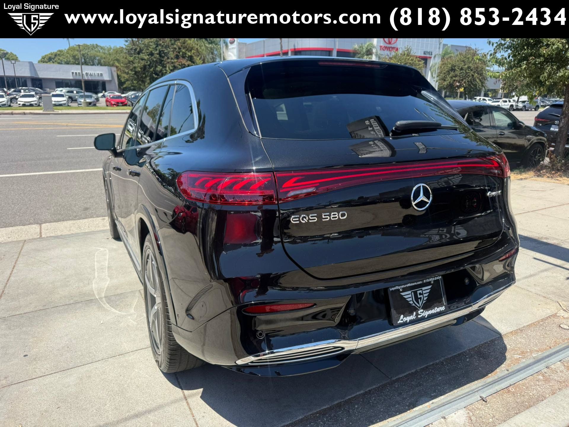 Used 2023 Mercedes-Benz EQS 580 4MATIC SUV image 5