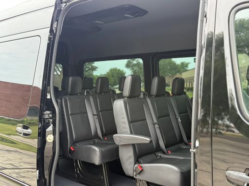 Used 2023 Mercedes-Benz Sprinter 2500 image 13