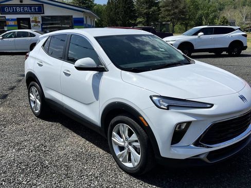 Used 2024 Buick Encore GX Preferred FWD image 3