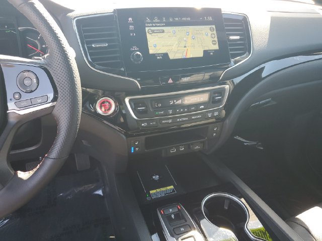 Certified 2025 Honda Passport Black Edition image 25