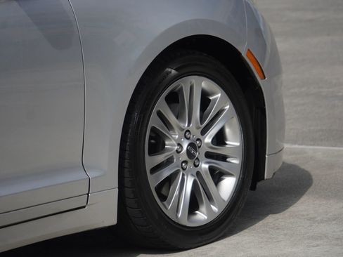 Used 2014 Lincoln MKZ Sedan 4D w/ Equipment Group 102A Reserve image 27