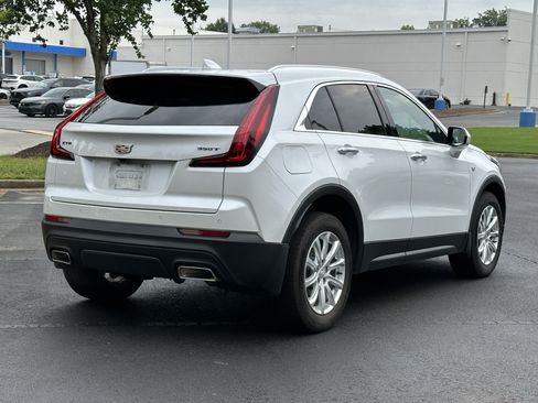 Used 2023 Cadillac XT4 Luxury w/ Cold Weather Package FWD image 13