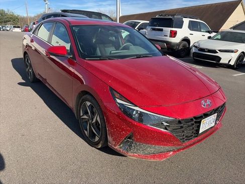 Used 2022 Hyundai Elantra SEL w/ Convenience + Premium Package image 2