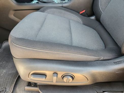 Used 2023 Chevrolet Traverse LT AWD/4WD image 22